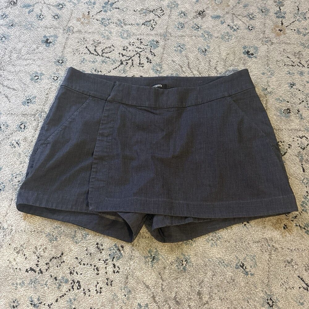 Arc’teryx A2B Skort Women’s Size 8 Black/Gray